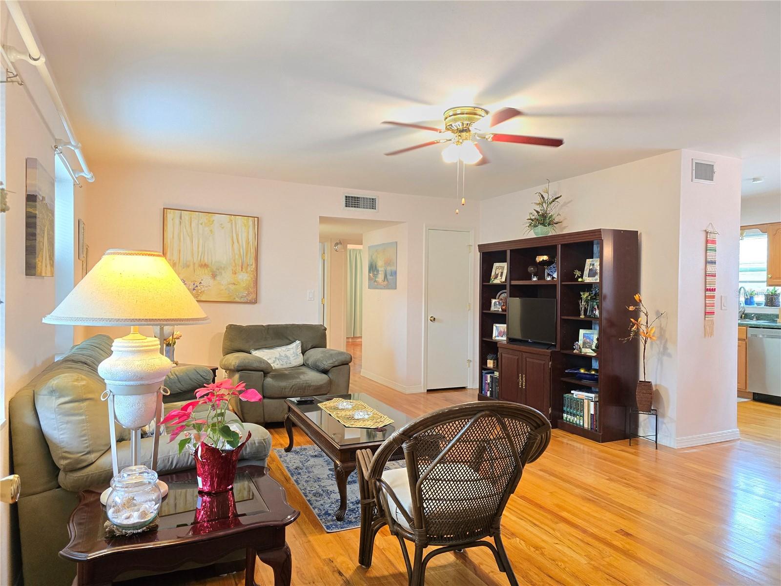 Image 11 of 31 For 1120 Rue Des Chateaux 2a