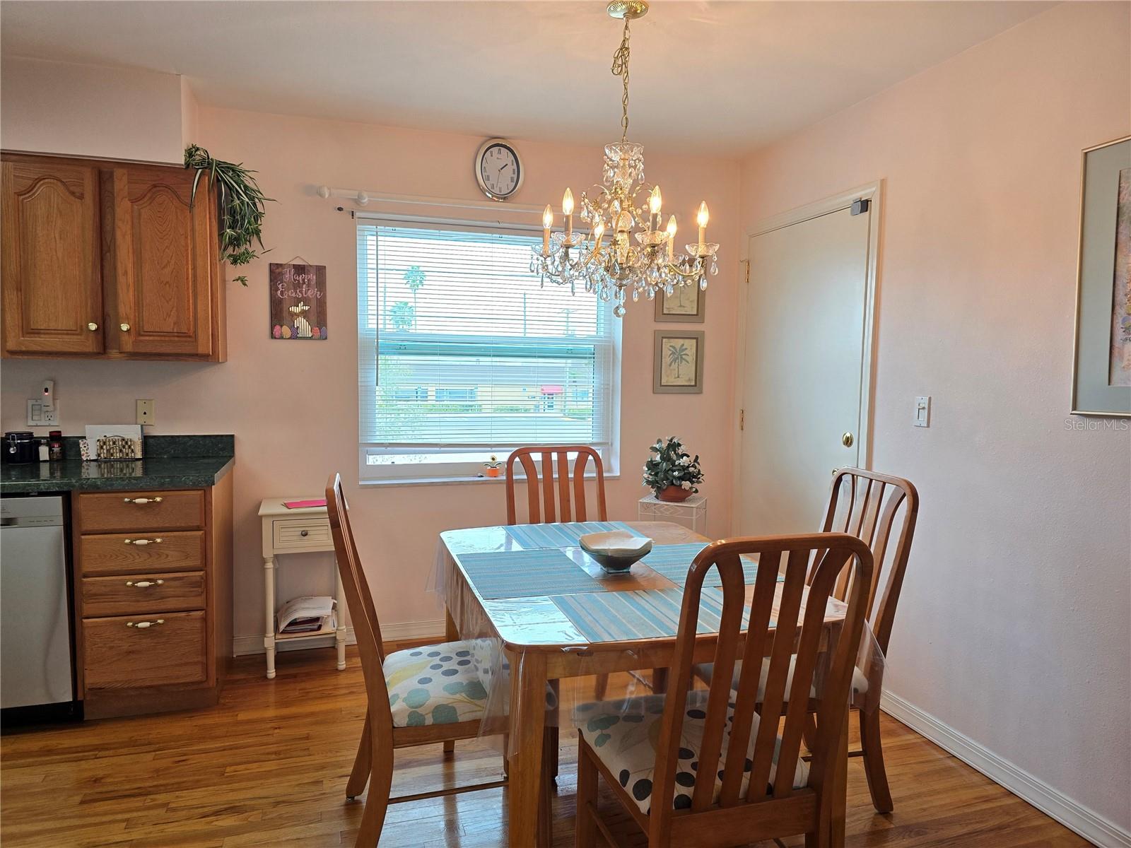 Image 3 of 31 For 1120 Rue Des Chateaux 2a