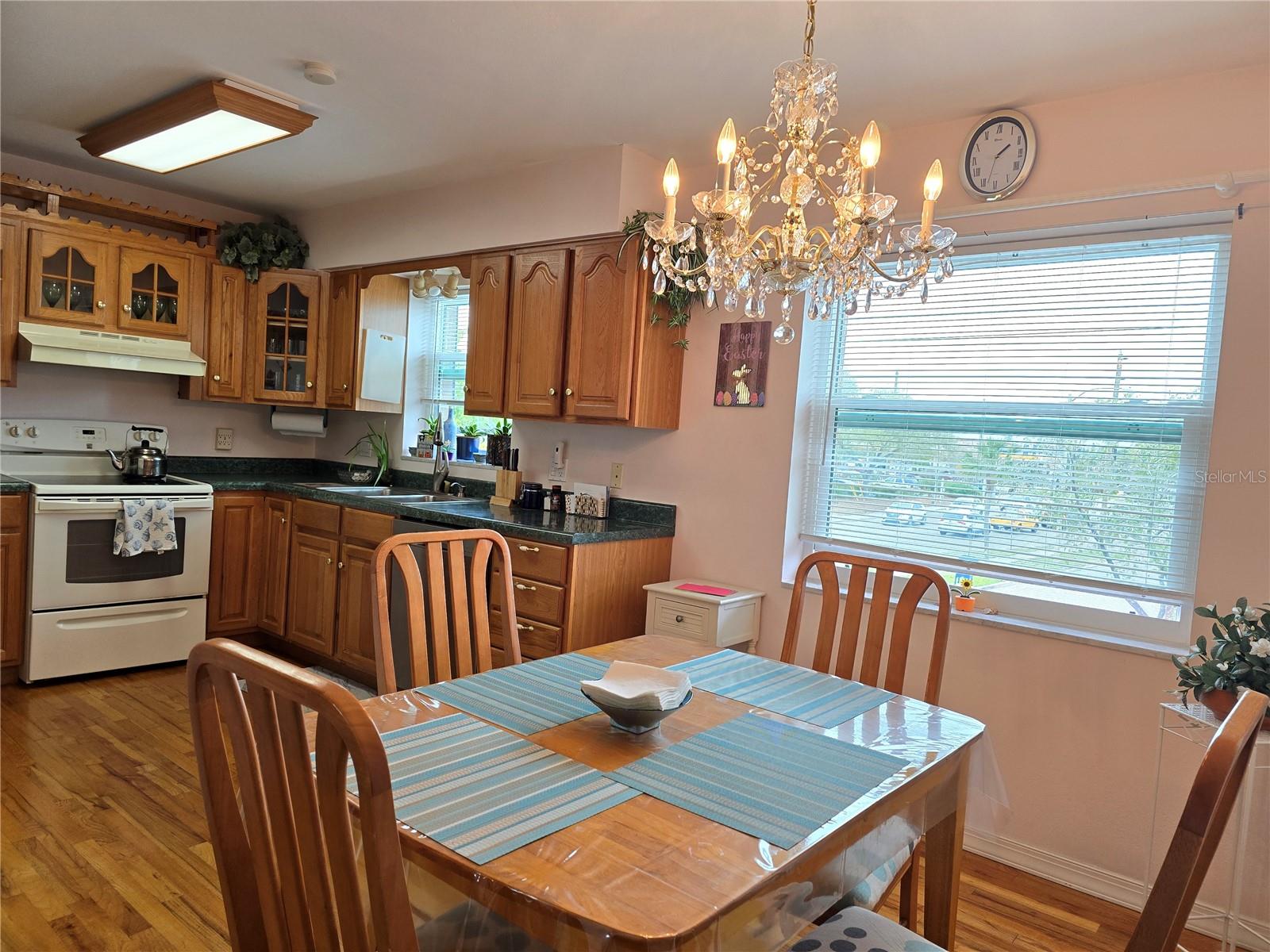 Image 5 of 31 For 1120 Rue Des Chateaux 2a