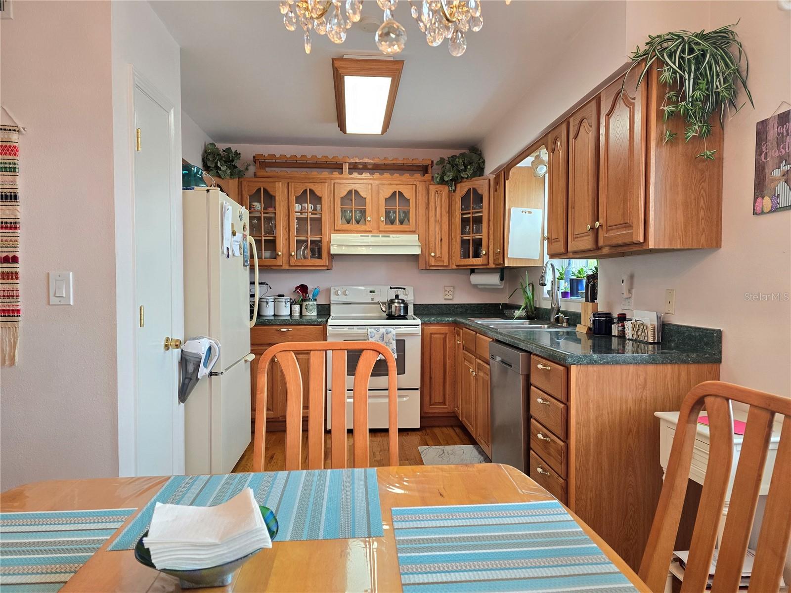 Image 6 of 31 For 1120 Rue Des Chateaux 2a