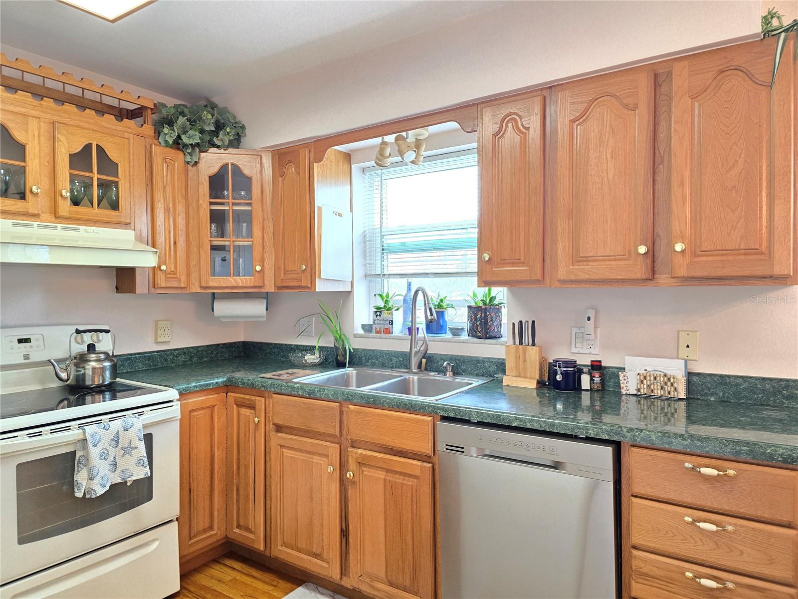 Image 9 of 31 For 1120 Rue Des Chateaux 2a