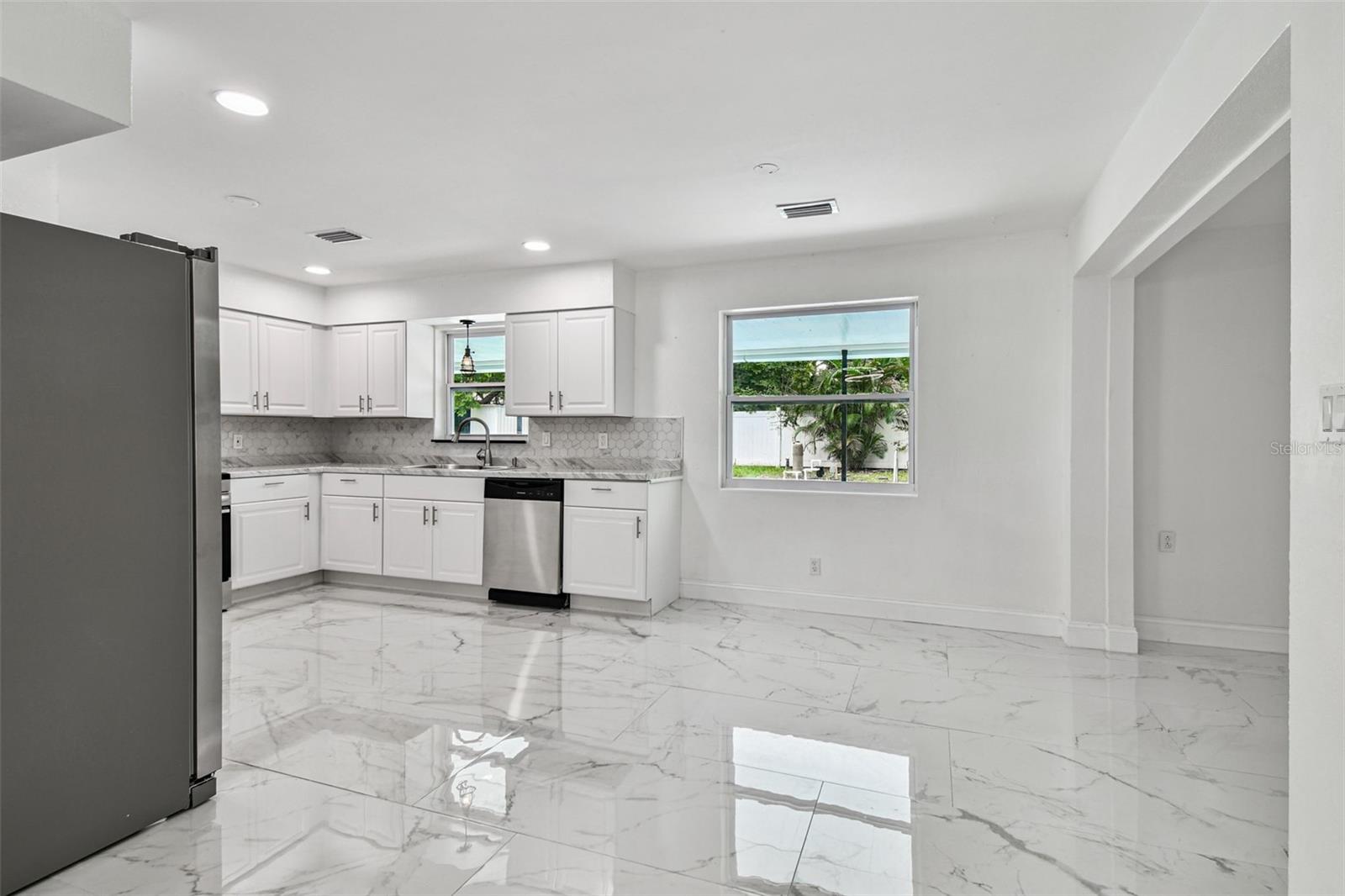 Image 16 of 35 For 6016 Arthur Avenue