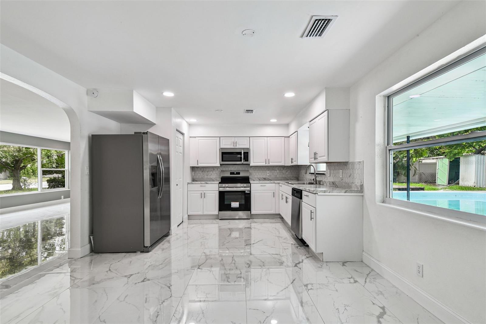 Image 18 of 35 For 6016 Arthur Avenue