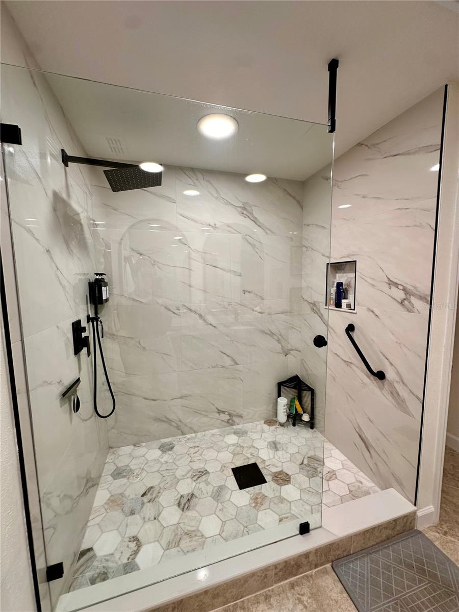 Image 23 of 33 For 28450 Tranquil Lake Circle