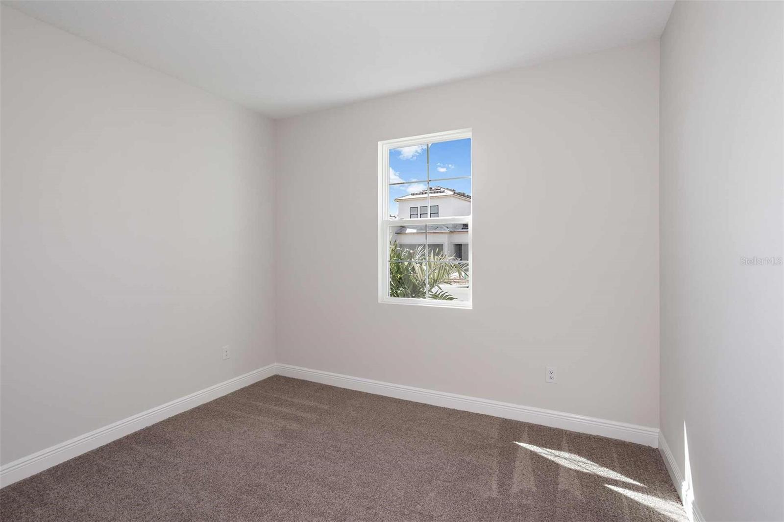 Image 14 of 32 For 9862 Surrey Rose Drive