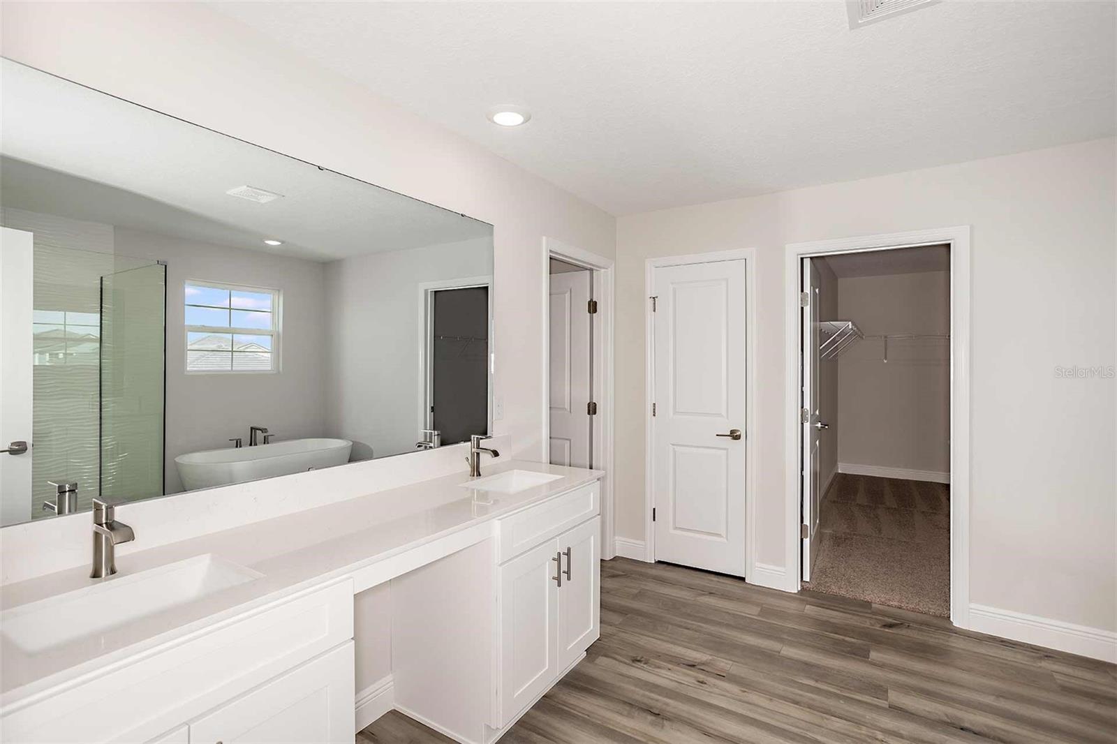 Image 19 of 32 For 9862 Surrey Rose Drive