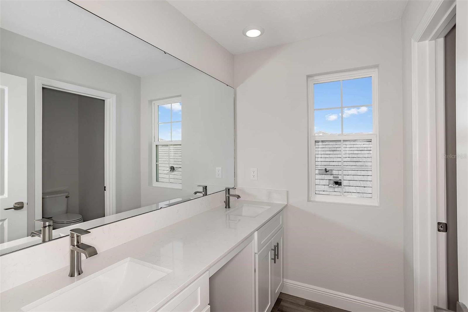 Image 25 of 32 For 9862 Surrey Rose Drive