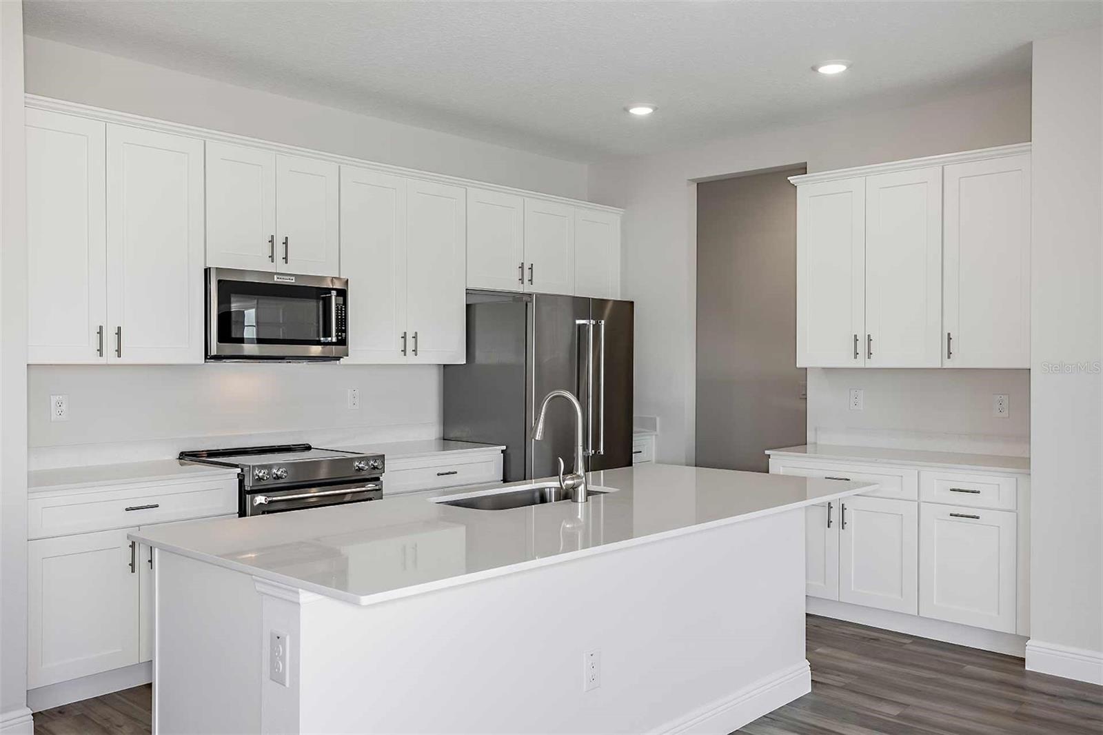 Image 3 of 32 For 9862 Surrey Rose Drive