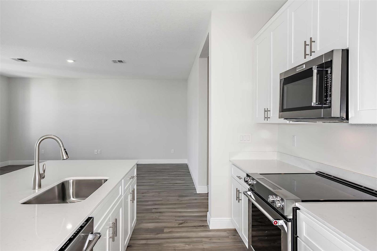 Image 5 of 32 For 9862 Surrey Rose Drive