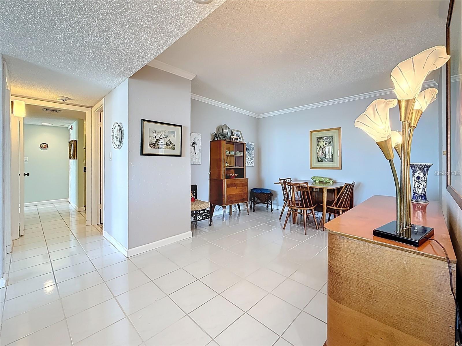 Listing photo id 11 for Key Capri Key Capri  301