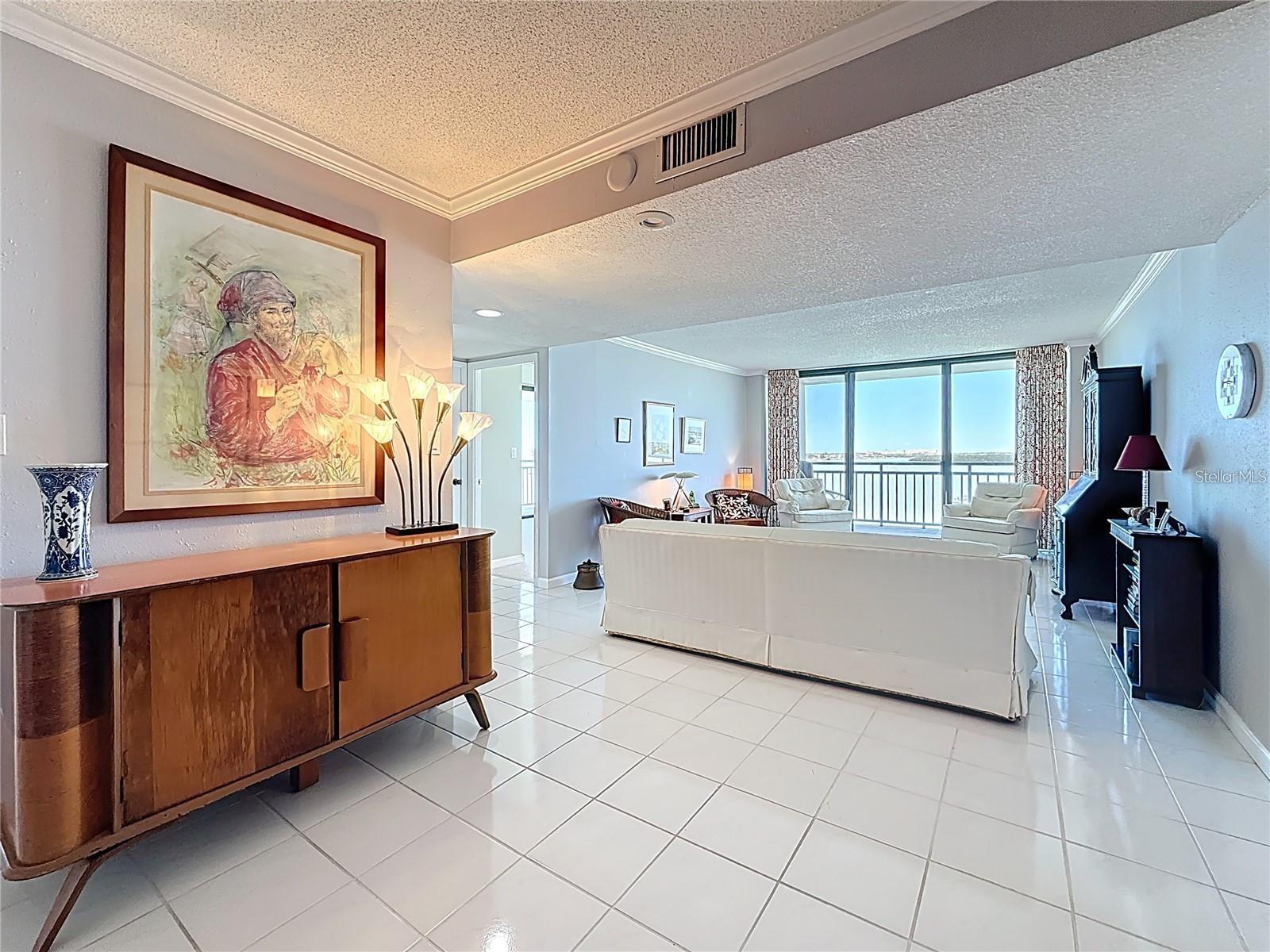 Listing photo id 14 for Key Capri Key Capri  301