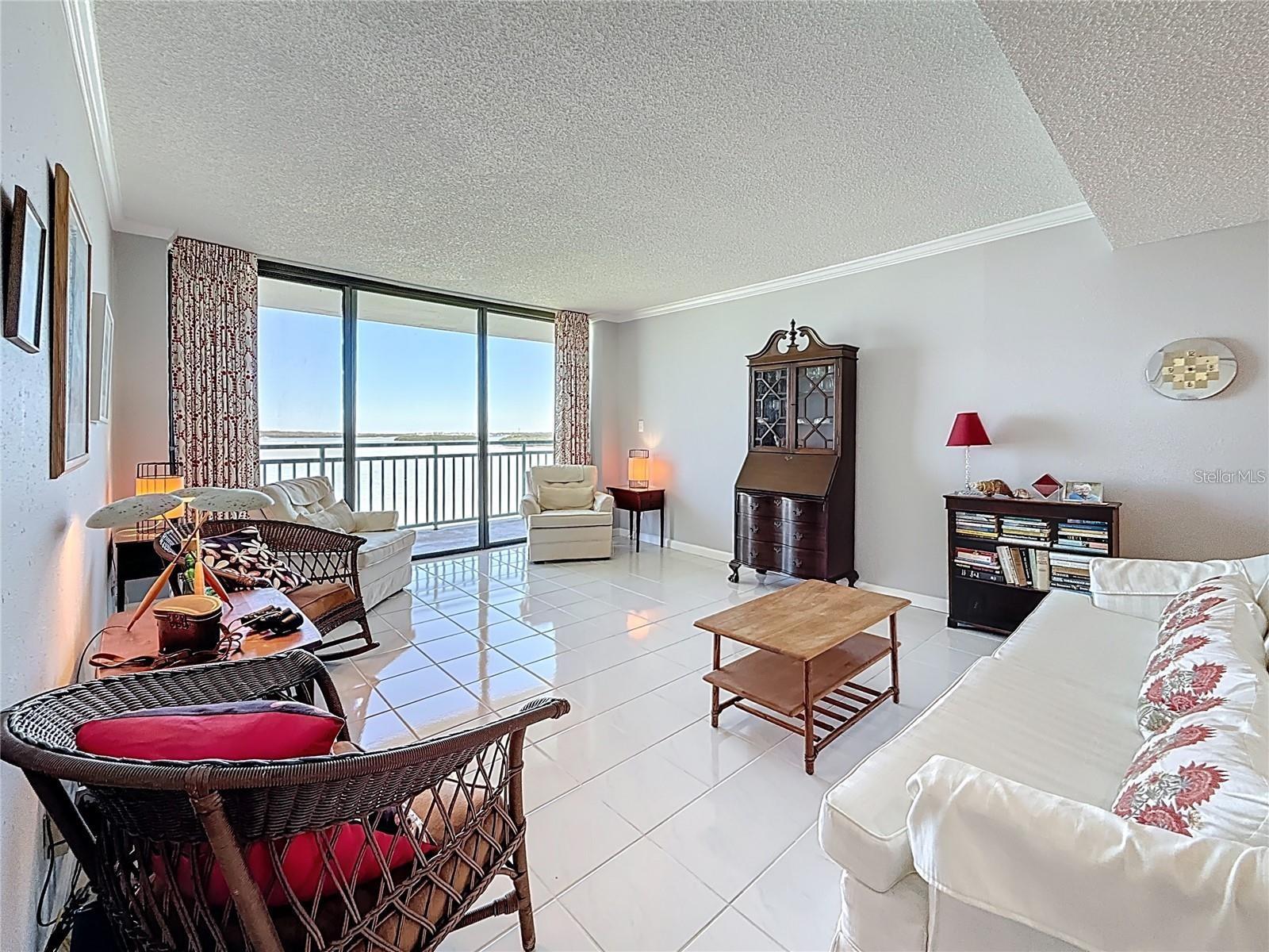 Listing photo id 16 for Key Capri Key Capri  301