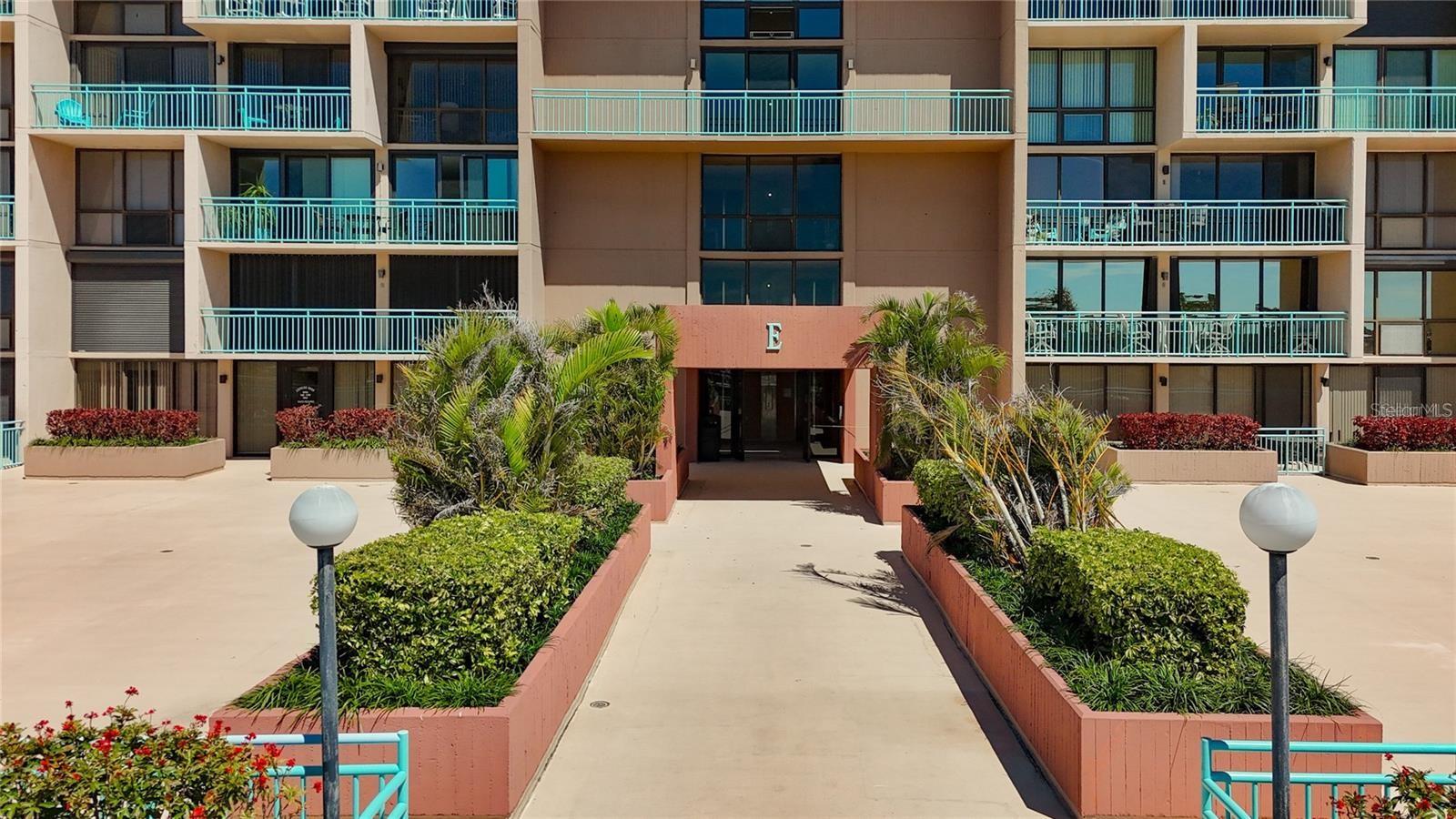 Listing photo id 0 for Key Capri Key Capri  301