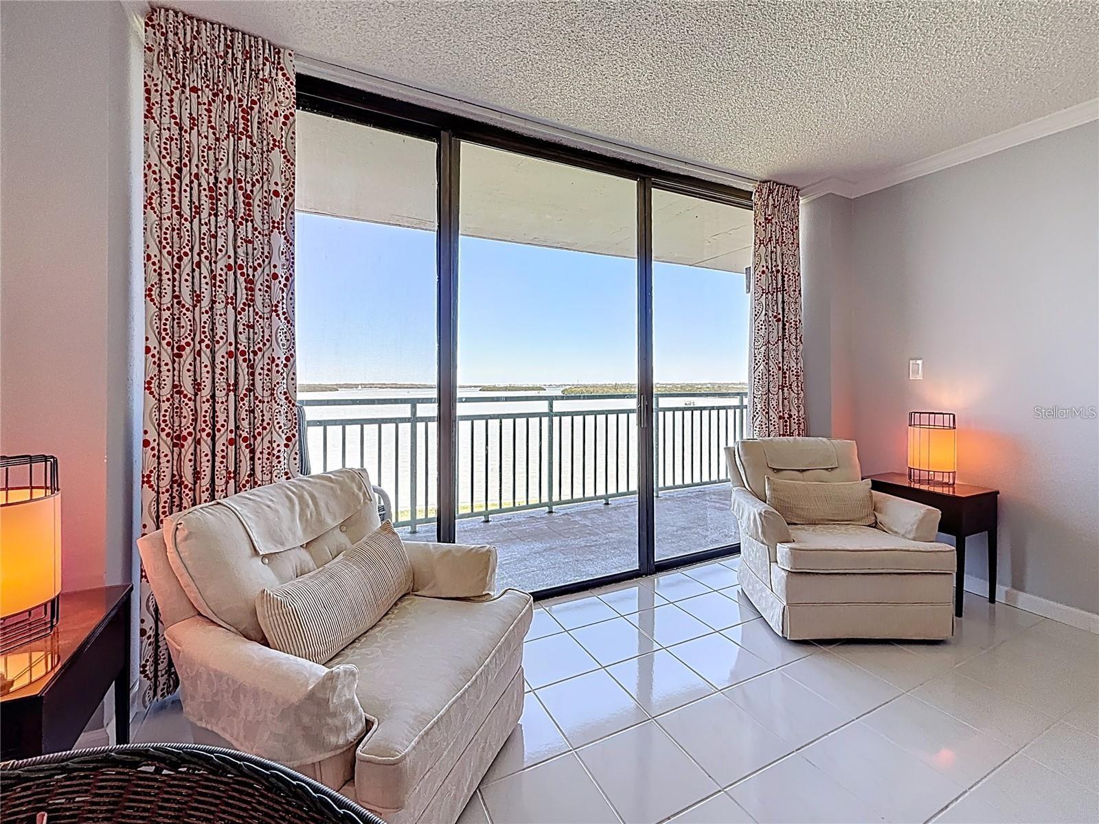 Listing photo id 21 for Key Capri Key Capri  301