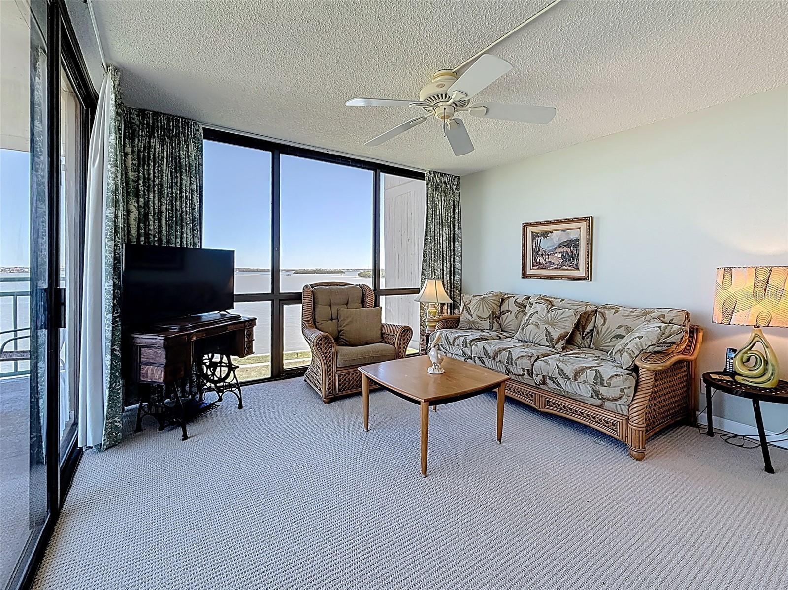 Listing photo id 24 for Key Capri Key Capri  301