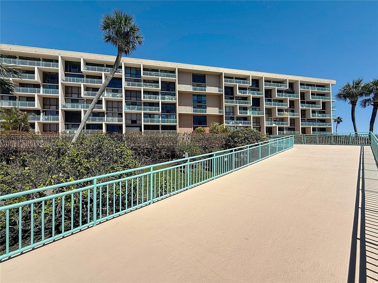 Listing photo id 1 for Key Capri Key Capri  301