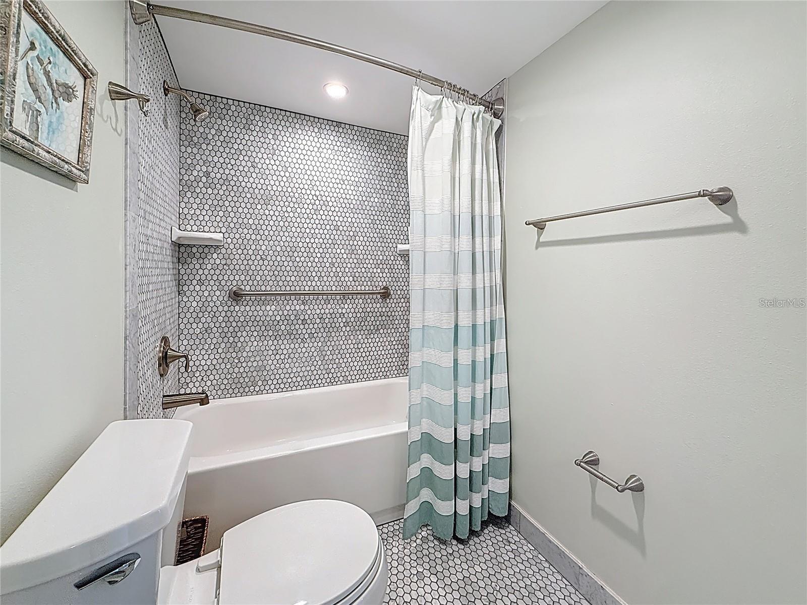 Listing photo id 28 for Key Capri Key Capri  301