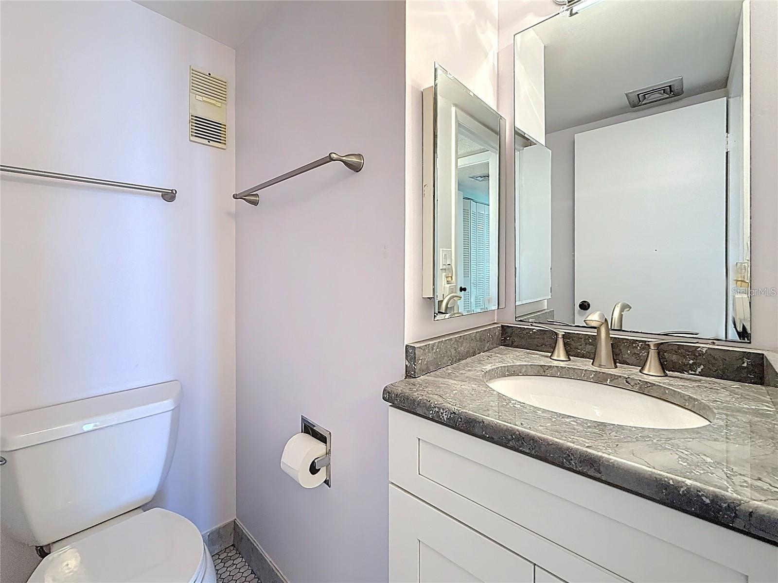 Listing photo id 34 for Key Capri Key Capri  301