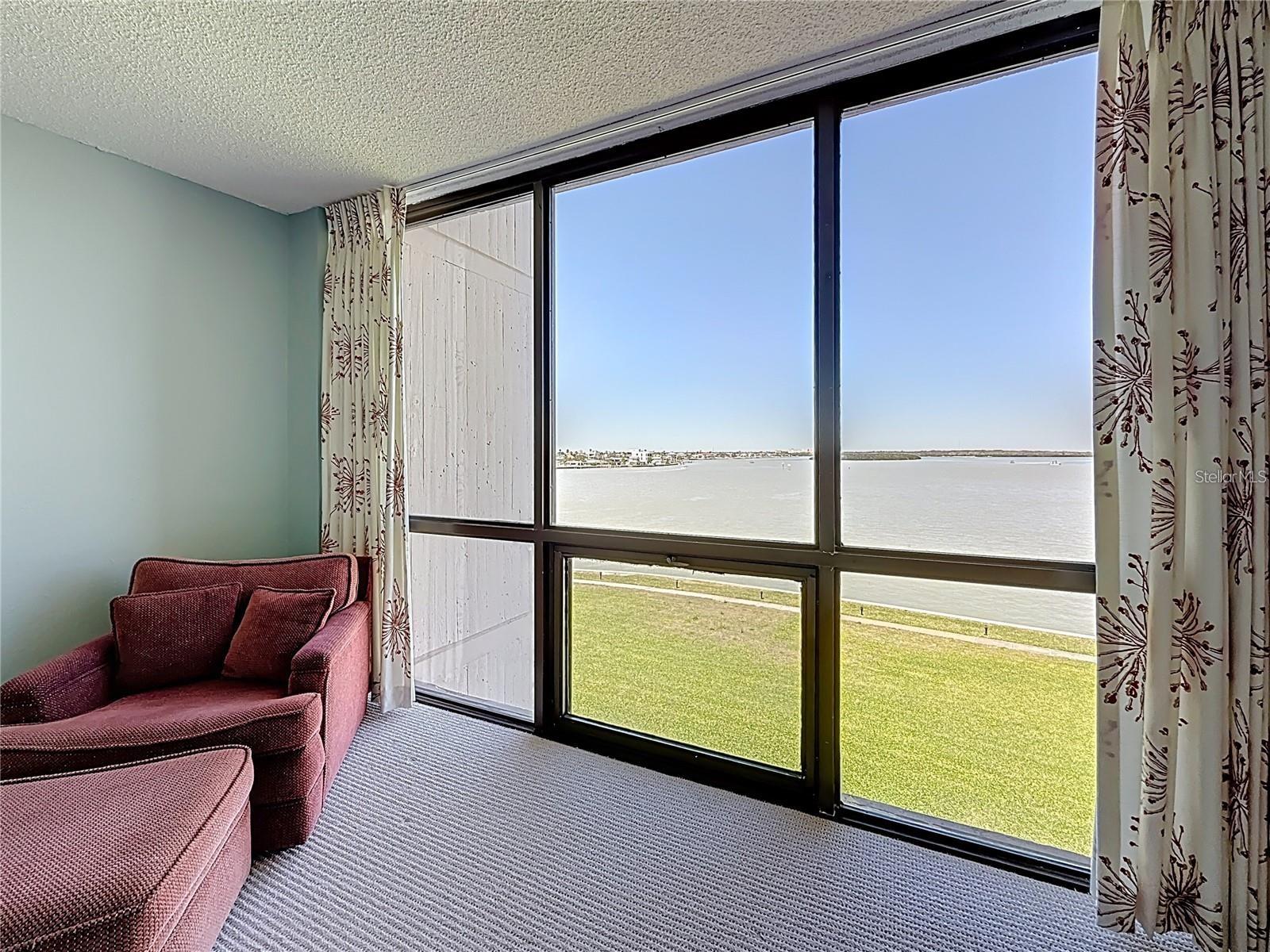 Listing photo id 38 for Key Capri Key Capri  301