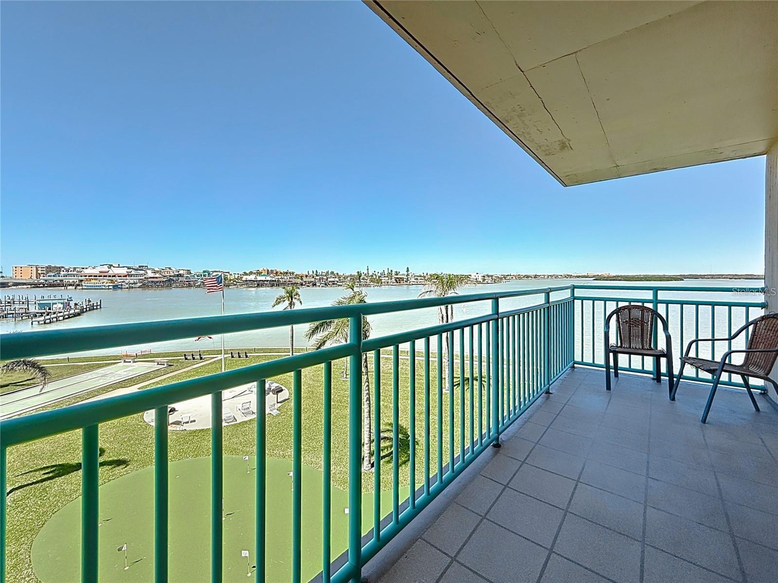 Listing photo id 44 for Key Capri Key Capri  301