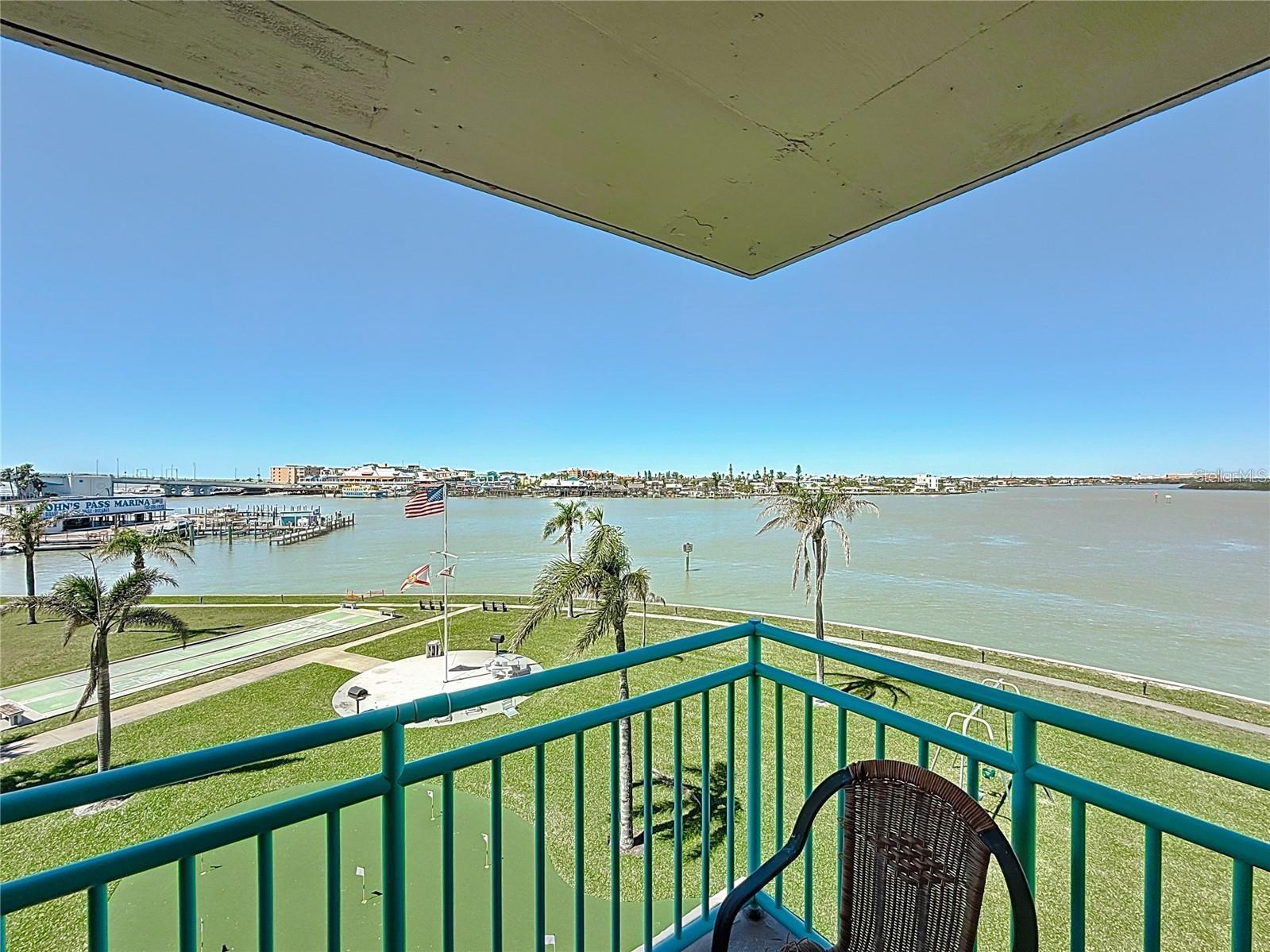 Listing photo id 45 for Key Capri Key Capri  301