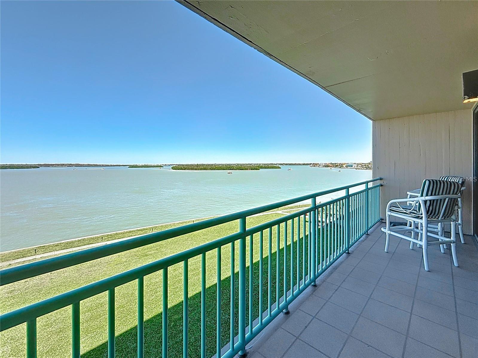 Listing photo id 48 for Key Capri Key Capri  301