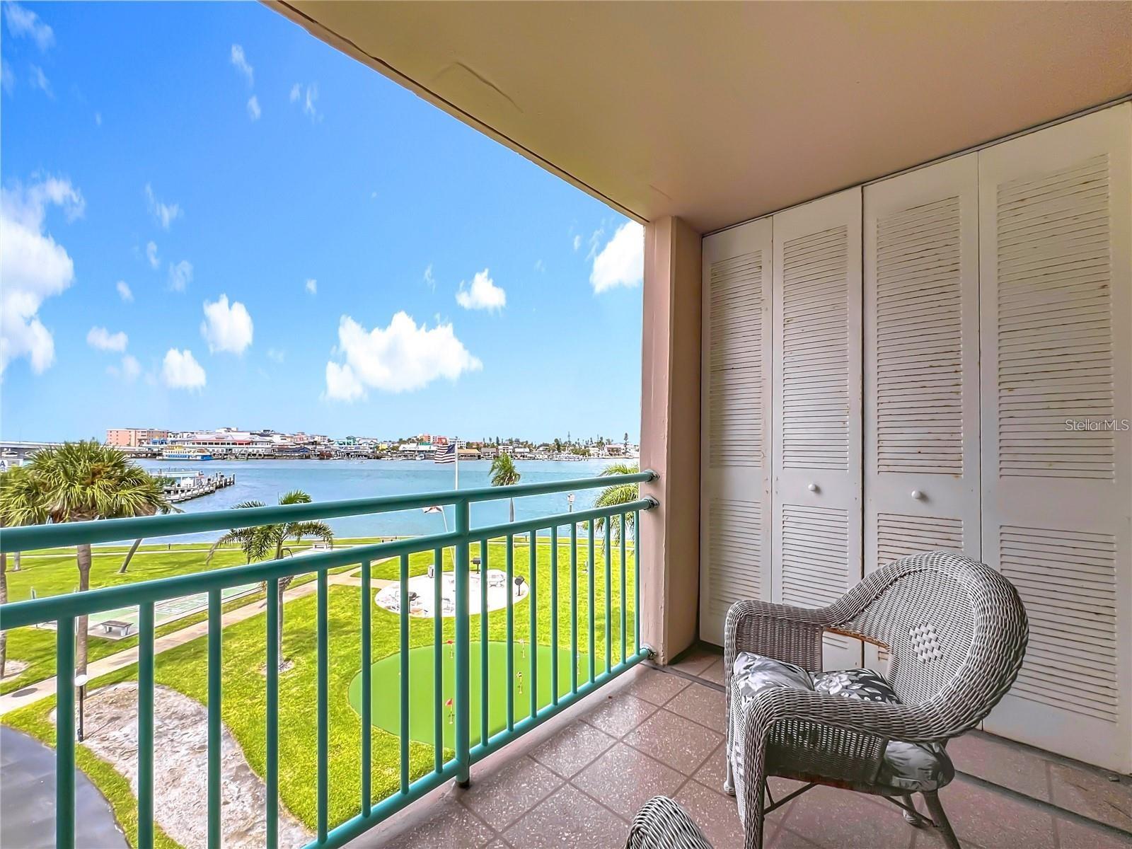 Listing photo id 49 for Key Capri Key Capri  301