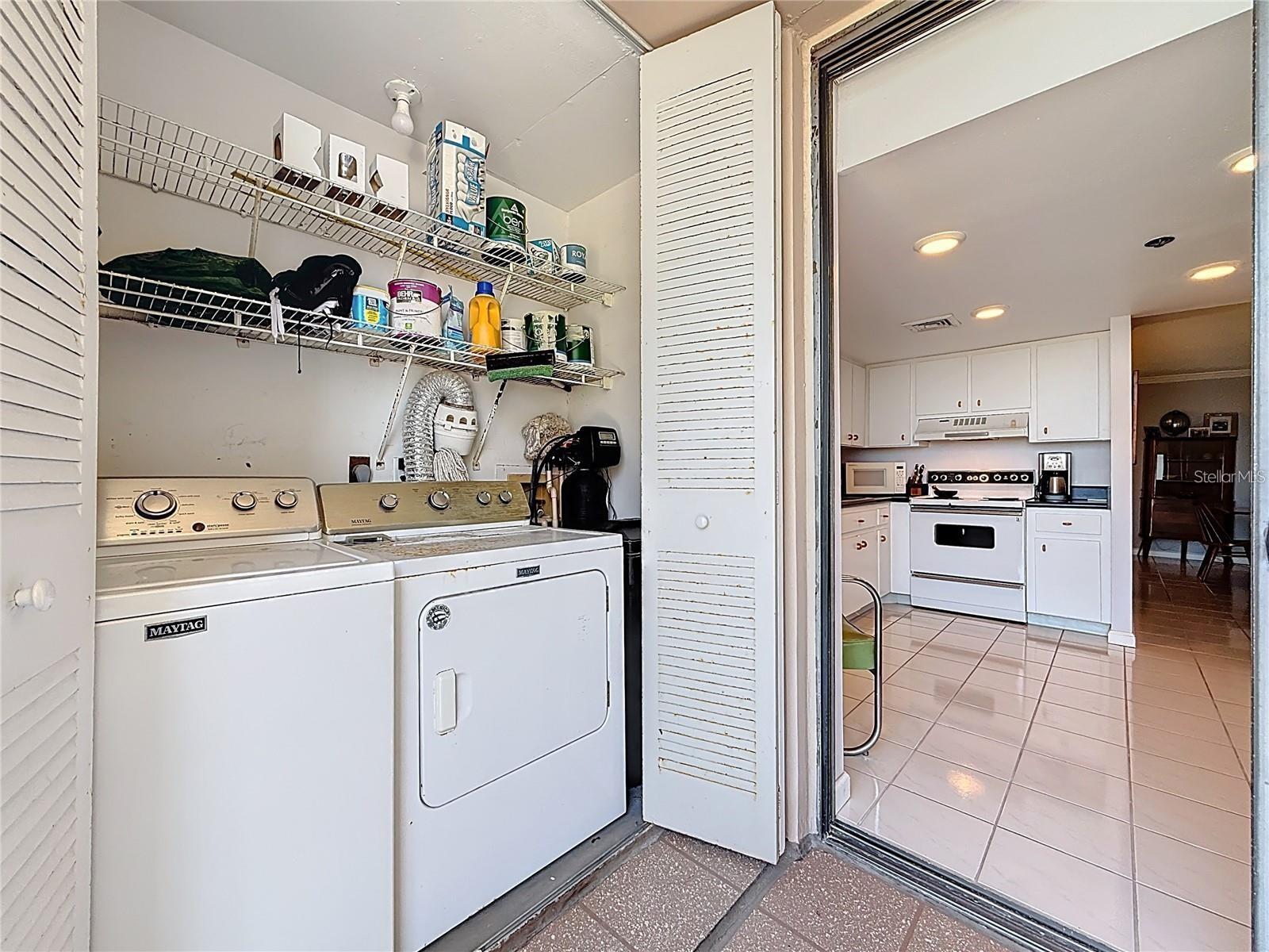 Listing photo id 54 for Key Capri Key Capri  301