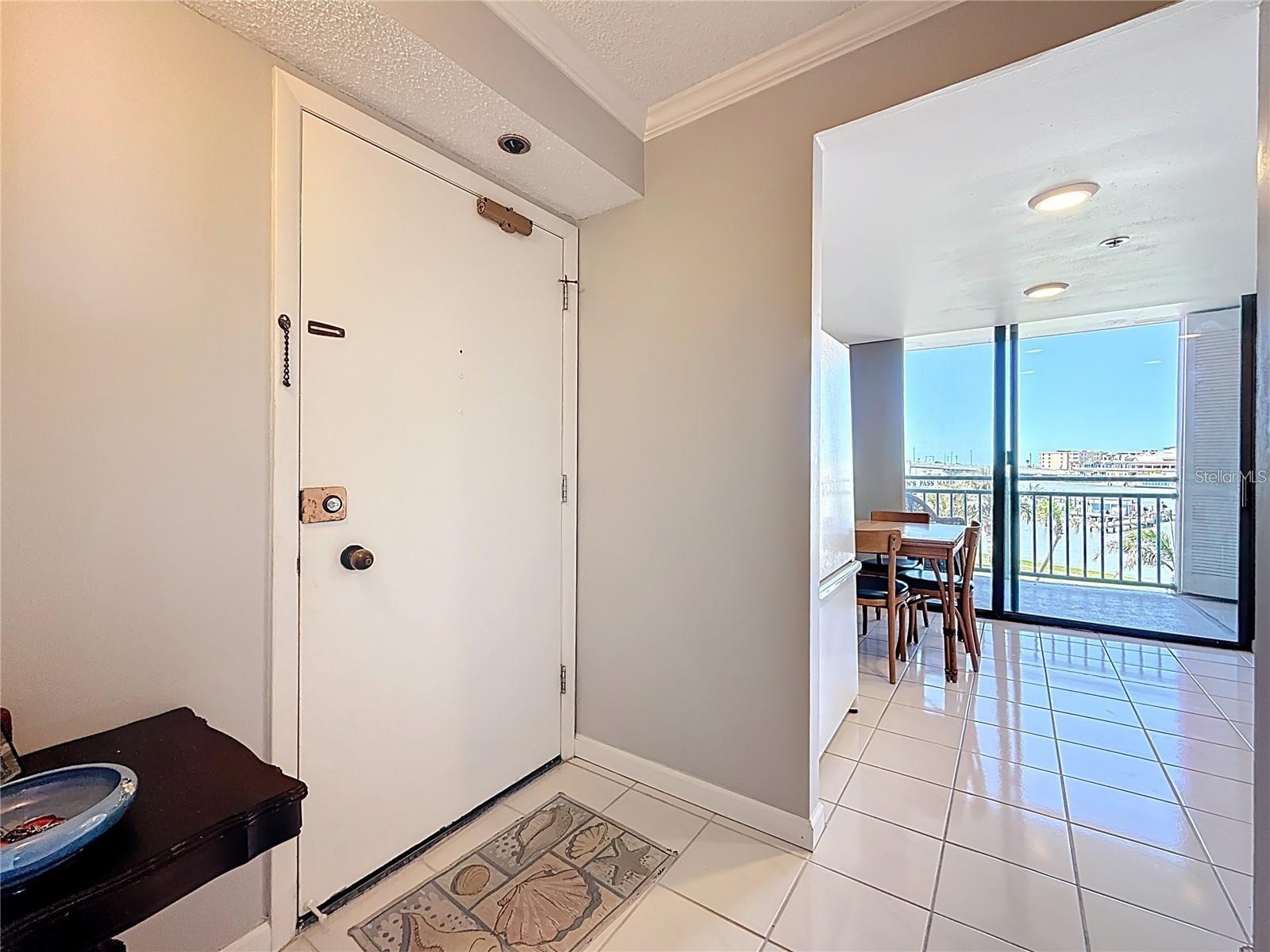 Listing photo id 4 for Key Capri Key Capri  301