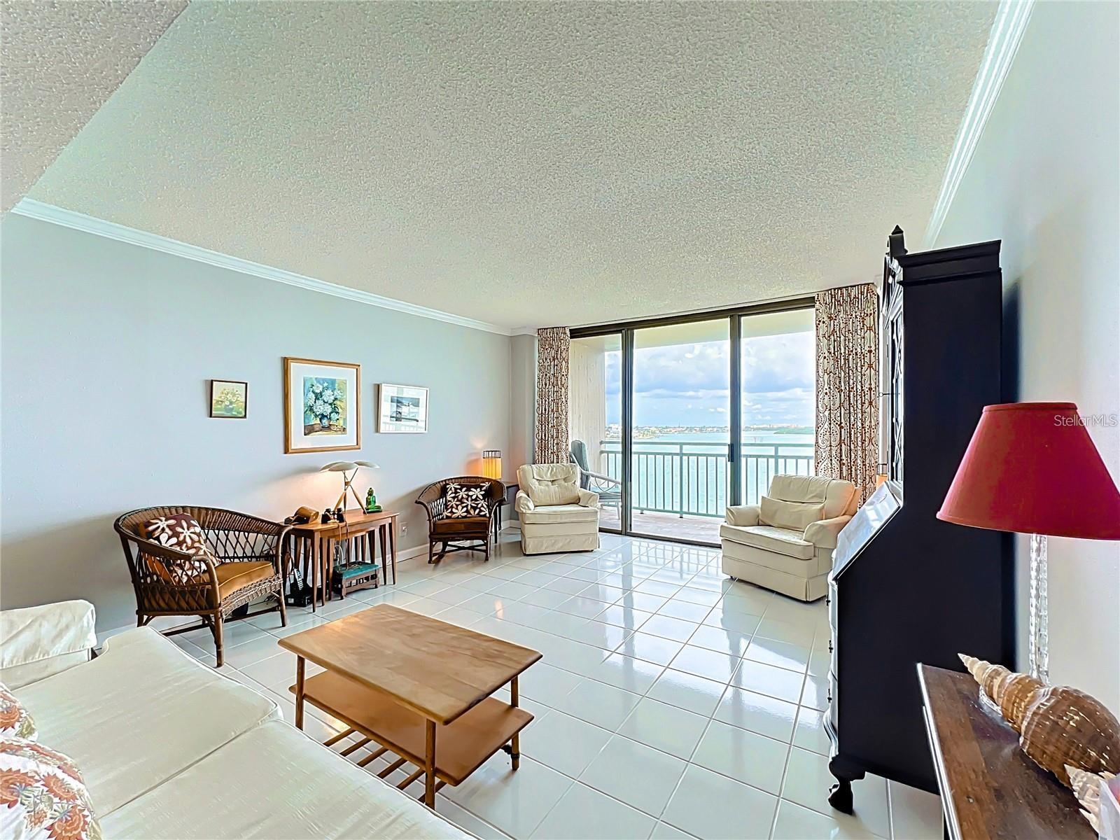 Listing photo id 6 for Key Capri Key Capri  301