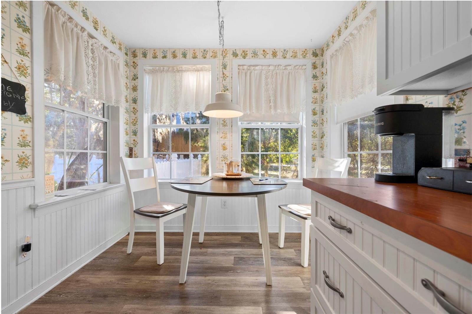 Image 21 of 63 For 16 52nd Street