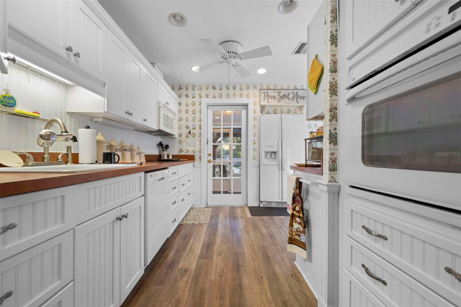 Image 24 of 63 For 16 52nd Street