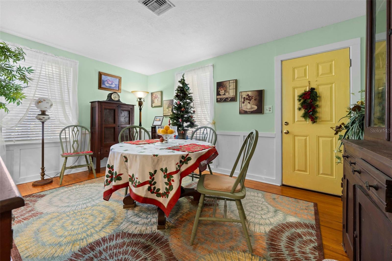 Image 32 of 63 For 16 52nd Street