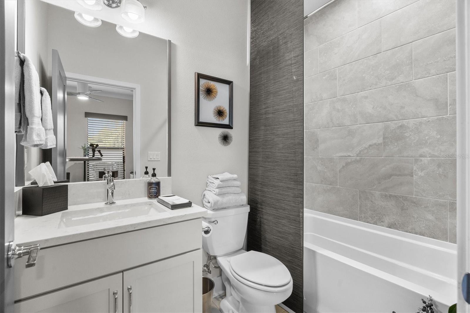 Image 11 of 54 For 946 Highland Avenue 27