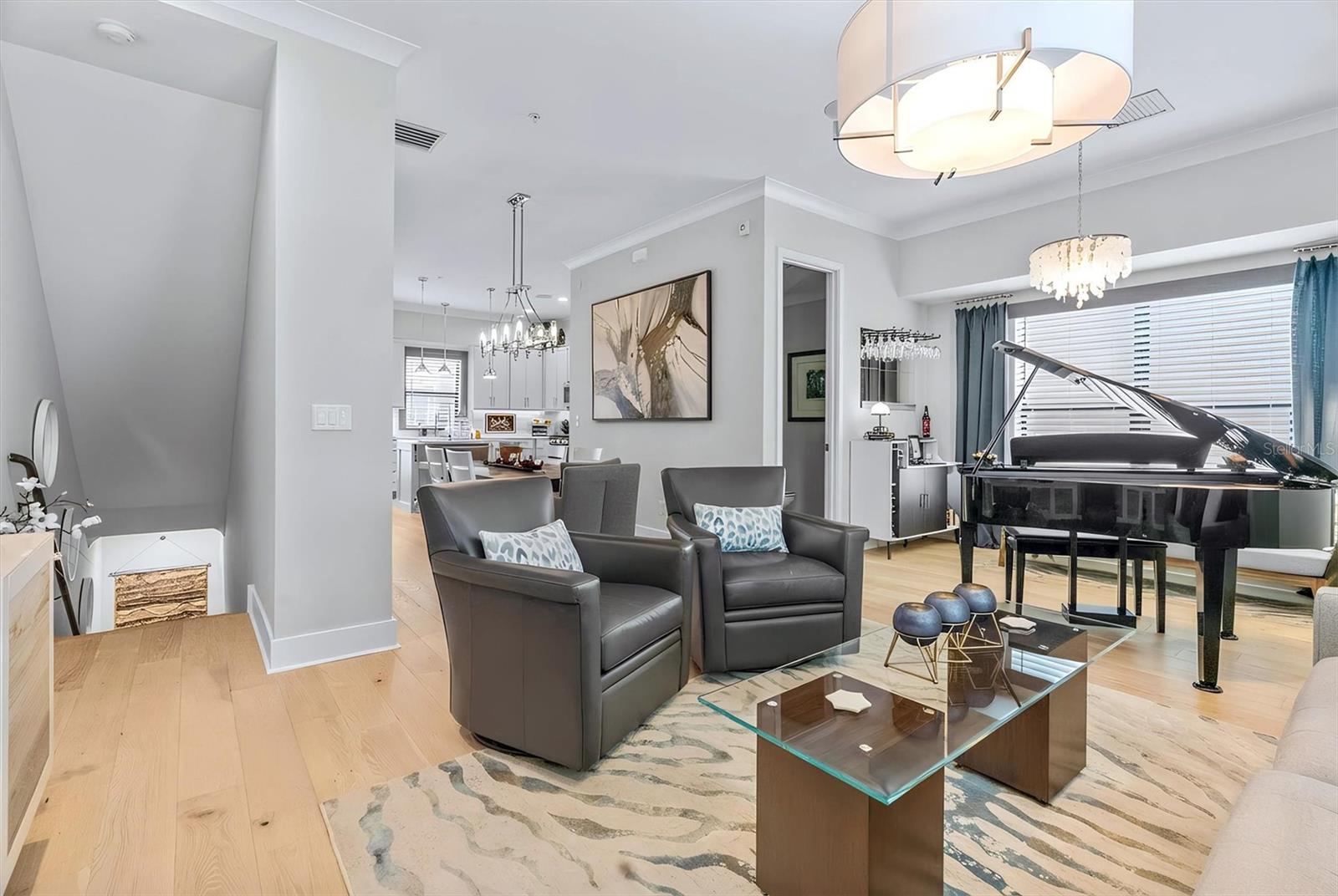 Image 12 of 54 For 946 Highland Avenue 27