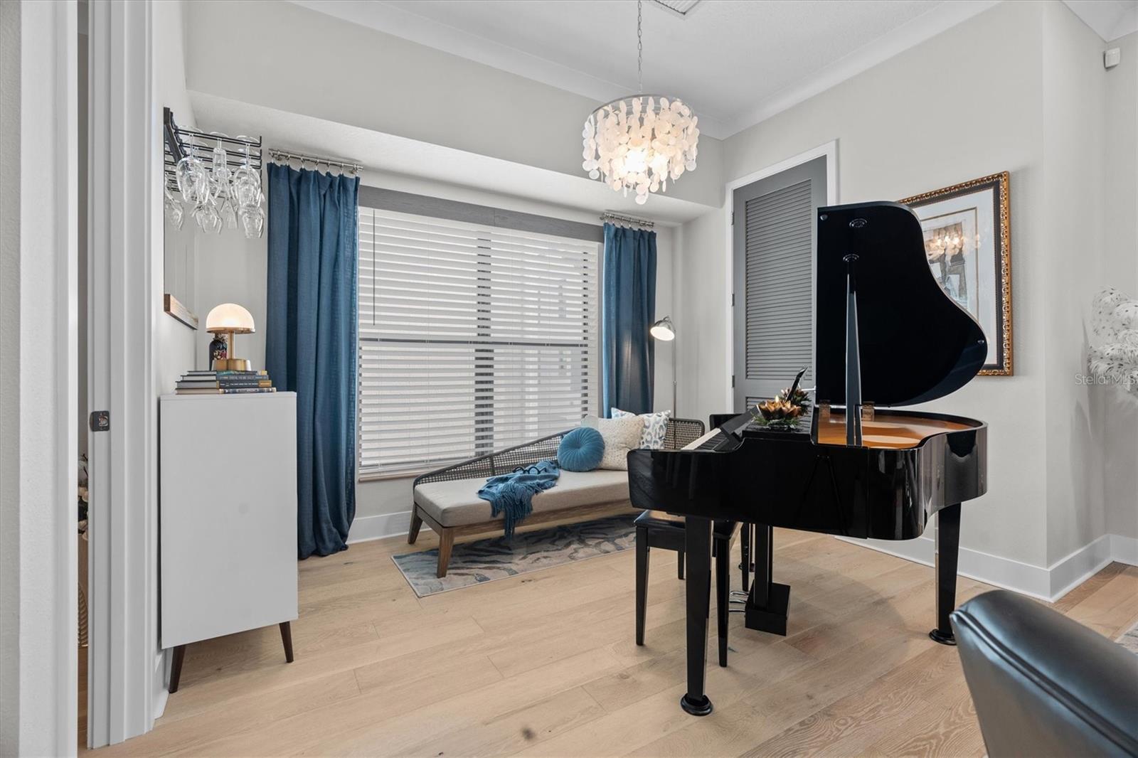 Image 14 of 54 For 946 Highland Avenue 27