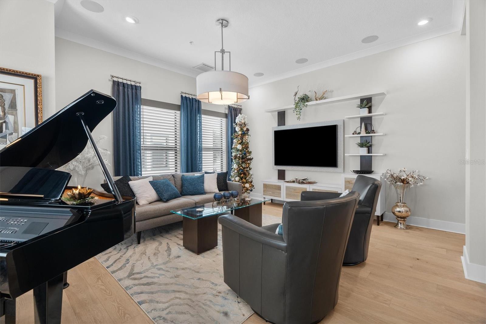 Image 16 of 54 For 946 Highland Avenue 27