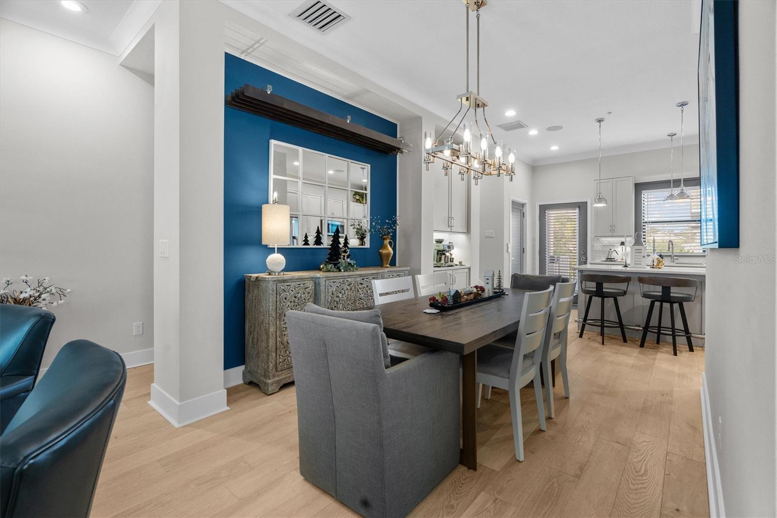 Image 17 of 54 For 946 Highland Avenue 27