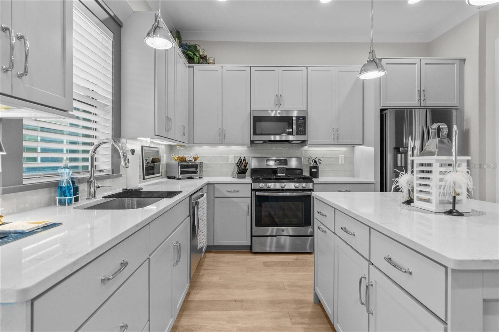 Image 21 of 54 For 946 Highland Avenue 27