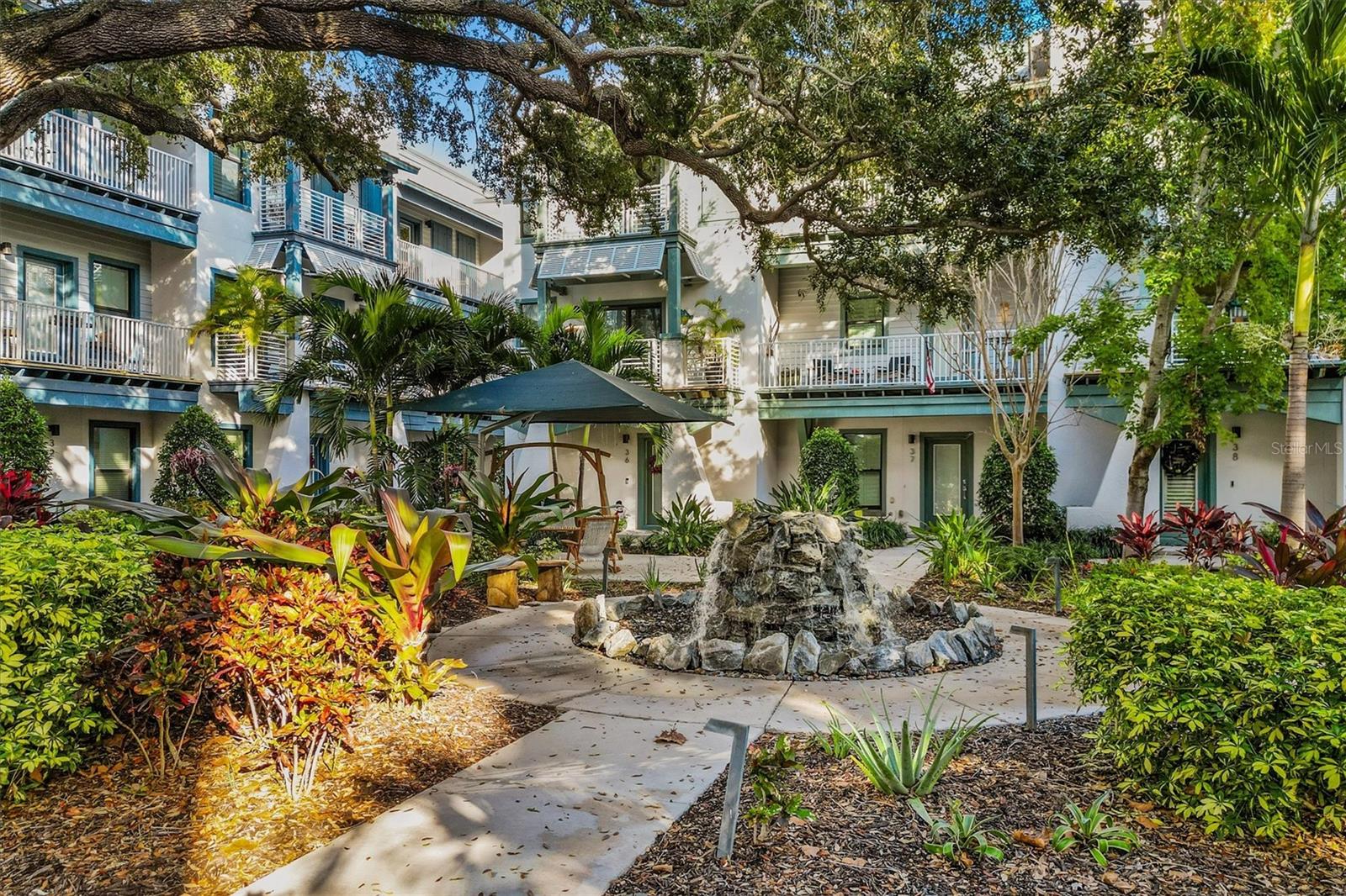 Image 52 of 54 For 946 Highland Avenue 27