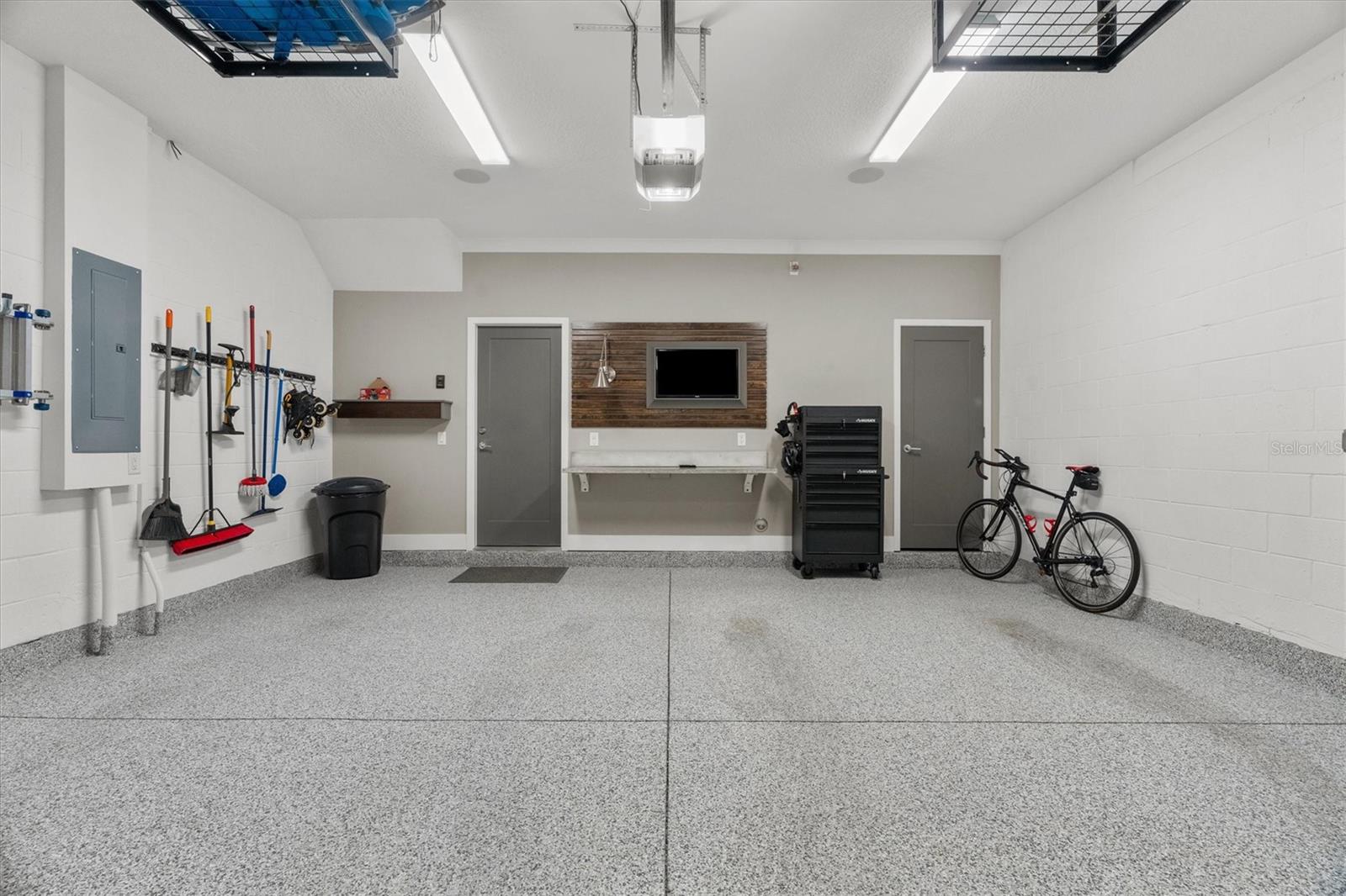 Image 8 of 54 For 946 Highland Avenue 27