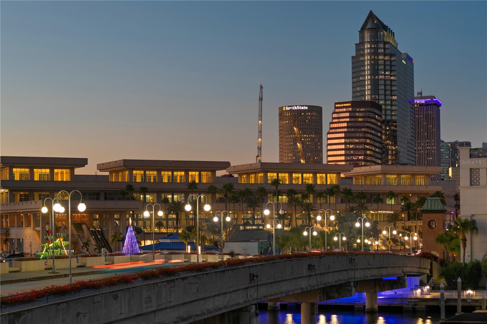 Image 26 of 60 For 700 Harbour Island Boulevard 218