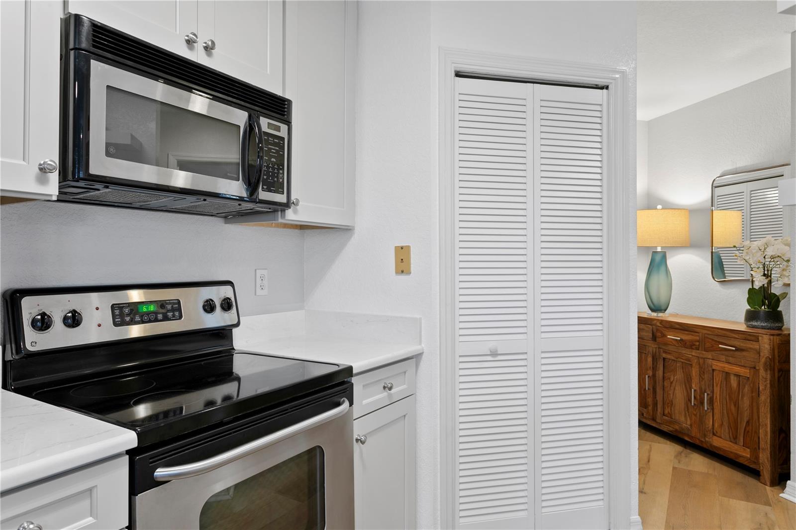 Image 27 of 60 For 700 Harbour Island Boulevard 218