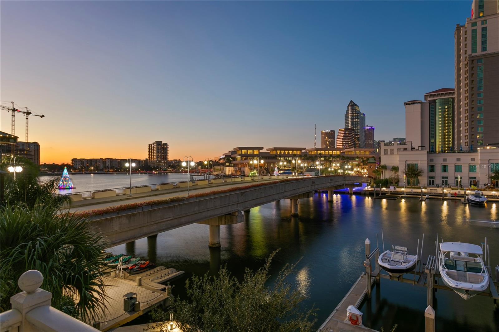 Image 7 of 60 For 700 Harbour Island Boulevard 218