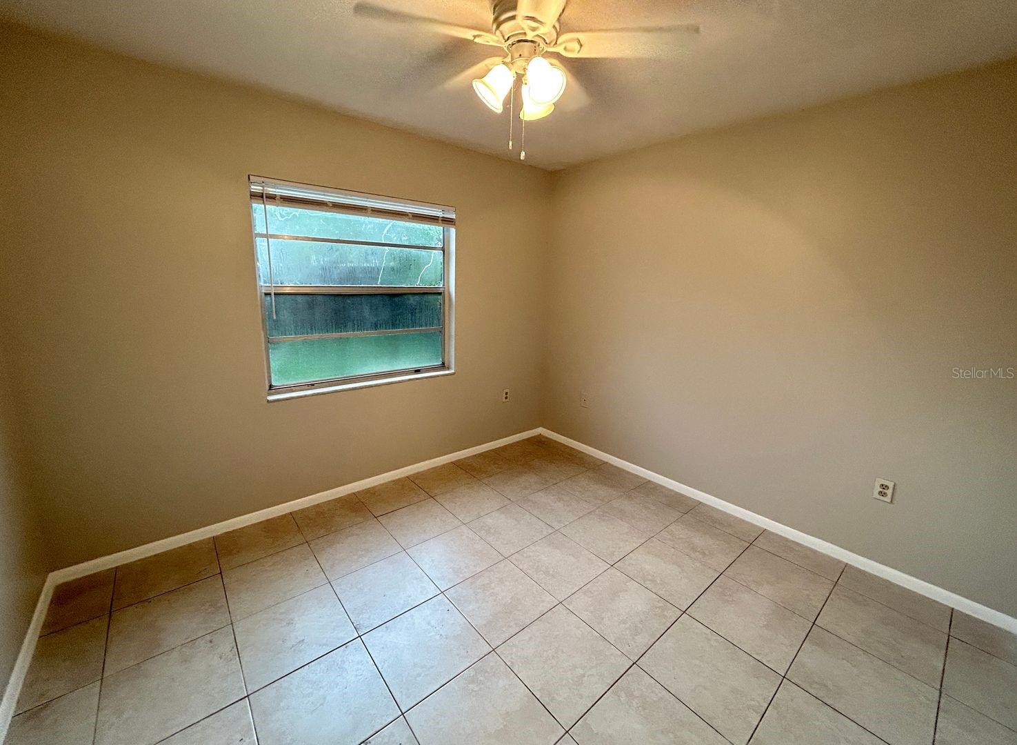 Image 17 of 27 For 1042 Axlewood Circle