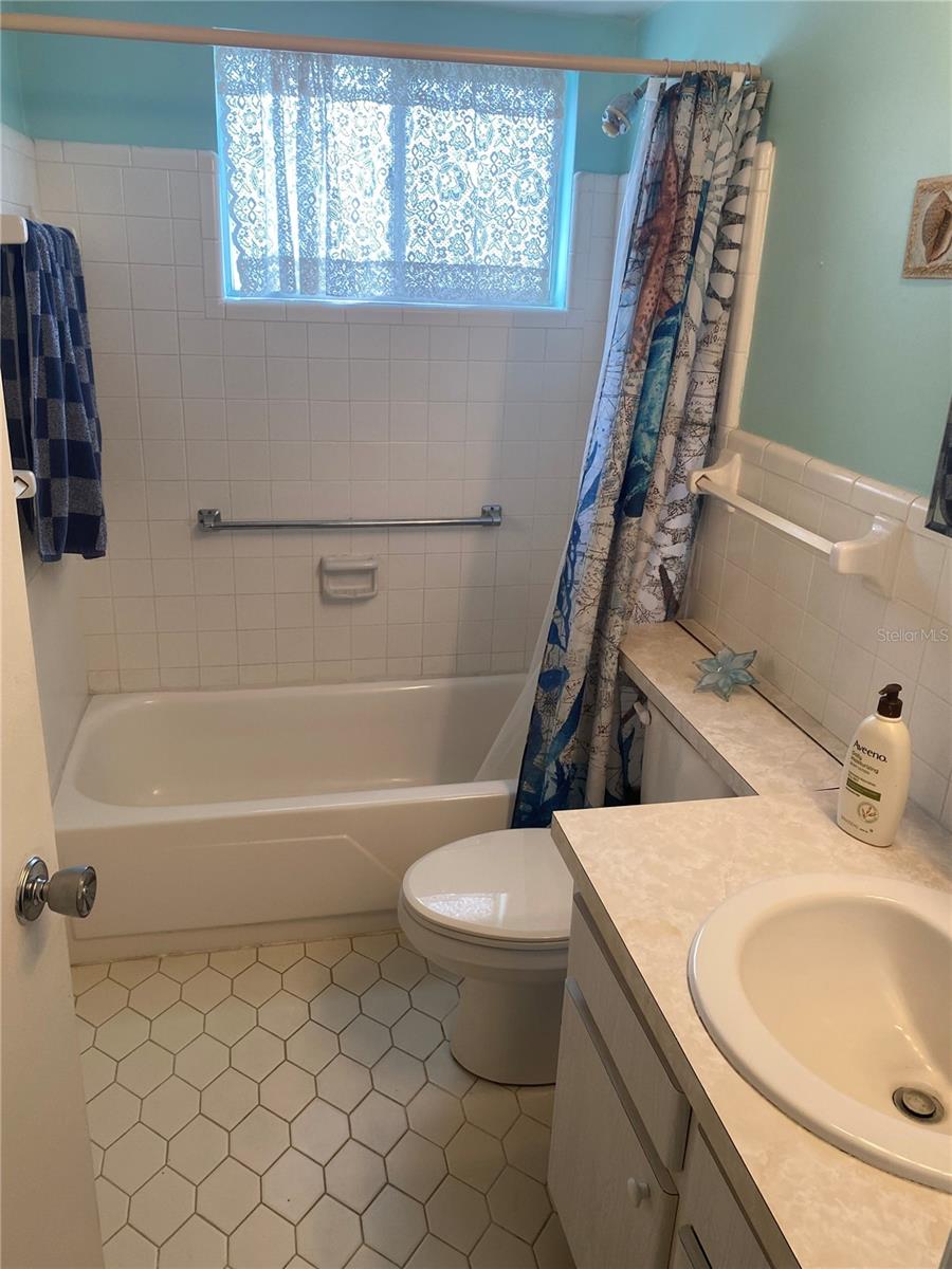 Image 13 of 29 For 11224 82nd Avenue 210