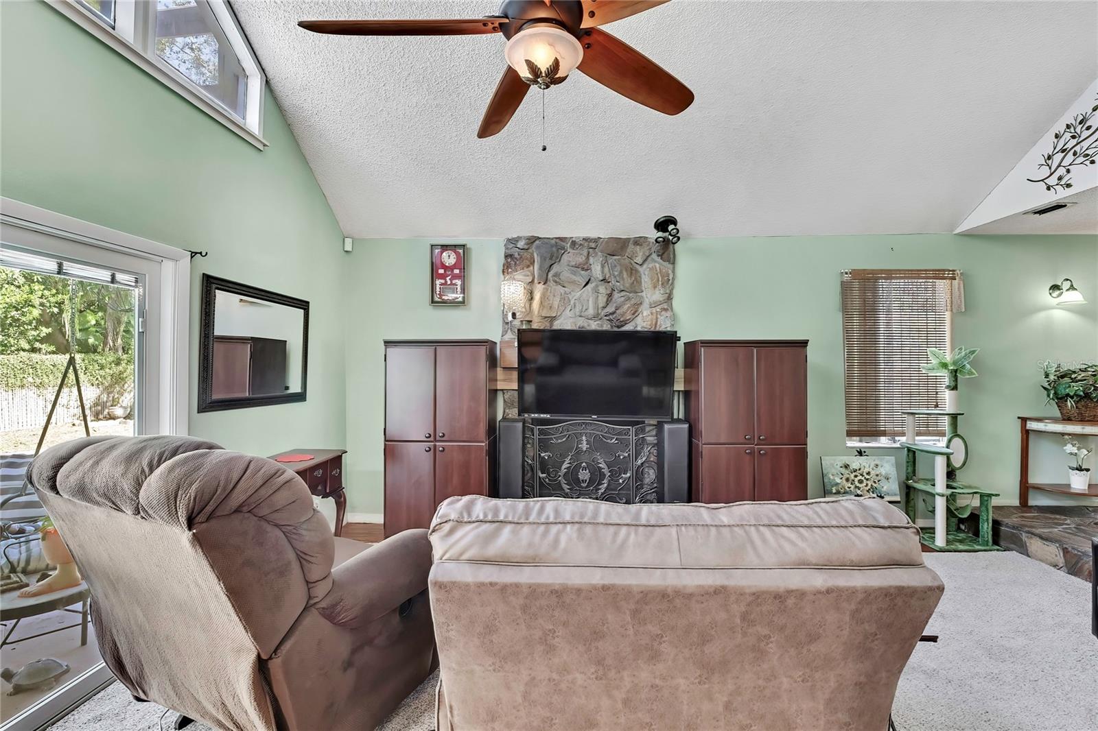 Listing photo id 8 for 4712 Temple Heights Road