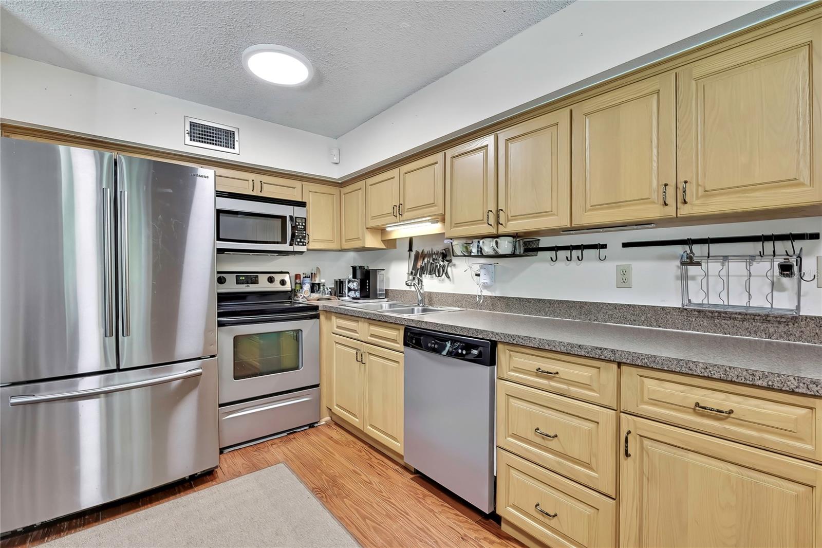 Listing photo id 10 for 4712 Temple Heights Road