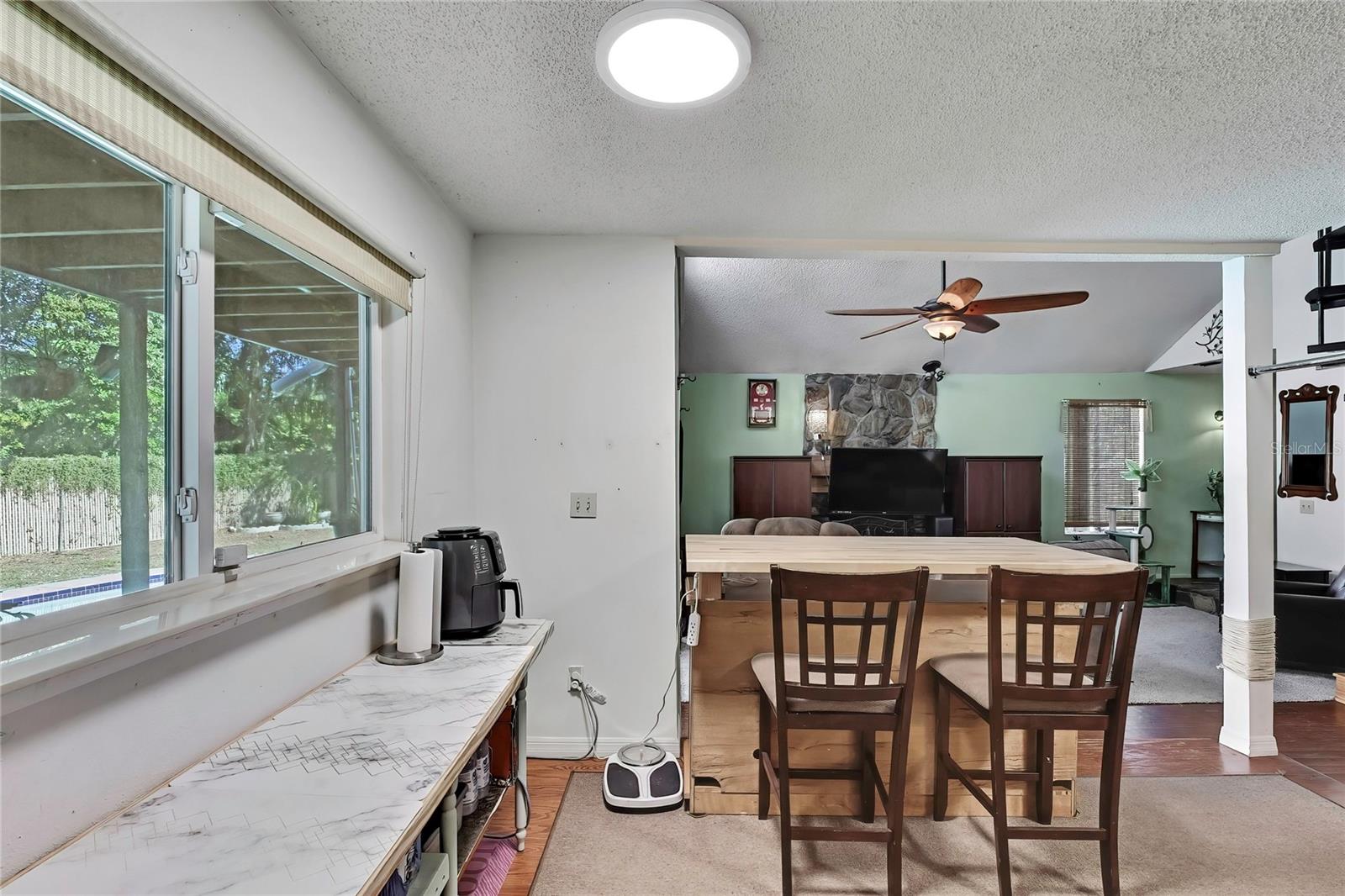 Listing photo id 11 for 4712 Temple Heights Road