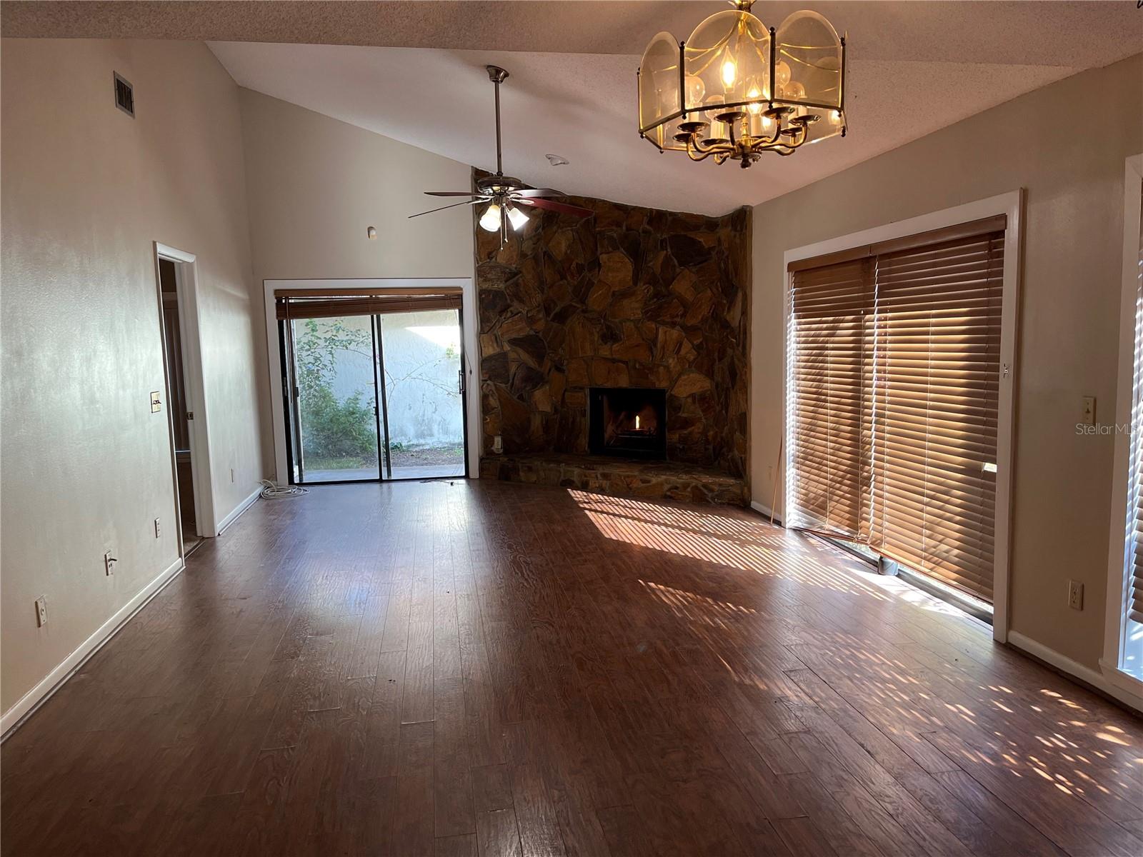 Image 2 of 12 For 13720 Lazy Oak Drive 54